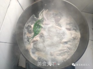美味卤鸭脚、鸭翅、鸭脖的做法步骤：3