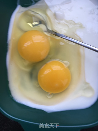 酸奶蛋糕的做法步骤：2
