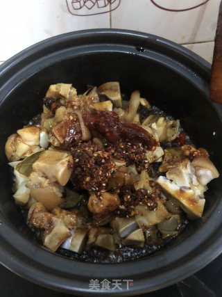 砂锅猪手焖黄豆的做法步骤：9