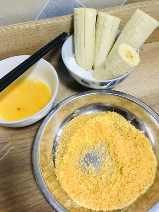 炸香蕉的做法步骤：2