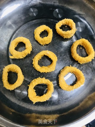 炸鱿鱼圈的做法步骤：5
