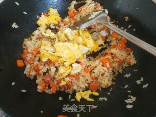 什锦炒饭的做法步骤：8
