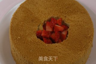 草莓雪崩蛋糕（6寸）的做法步骤：16