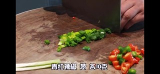 麻辣干明虾的做法步骤：2