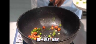 麻辣干明虾的做法步骤：5