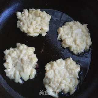 香煎苹果饼的做法步骤：7
