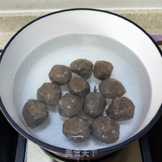 牛筋丸蘑菇汤的做法步骤：3