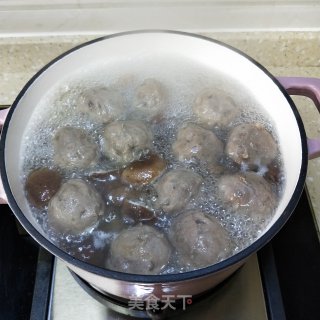 牛筋丸蘑菇汤的做法步骤：5