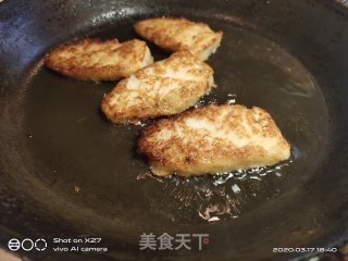 香煎鳕鱼的做法步骤：4