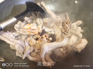 红烧老鸭的做法步骤：2