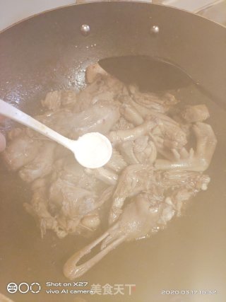 红烧老鸭的做法步骤：4