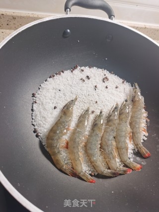 厨房小白宴客菜盐焗虾的做法步骤：1