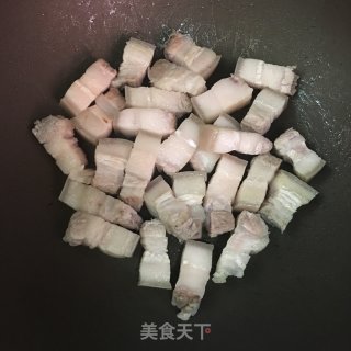 梅干菜焖五花肉的做法步骤：5