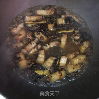 梅干菜焖五花肉的做法步骤：10