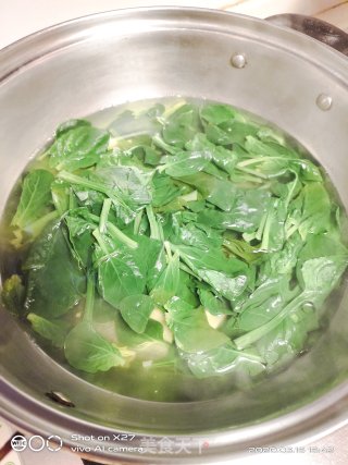 菠菜戚风蛋糕！的做法步骤：1