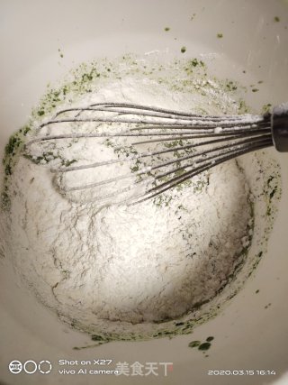 菠菜戚风蛋糕！的做法步骤：5