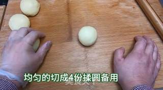 超柔软淡奶油面包，松软可口，奶香味十足，一口下去超幸福。的做法步骤：12
