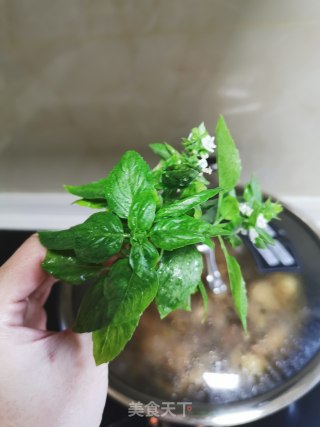 台式三杯鸡的做法步骤：3