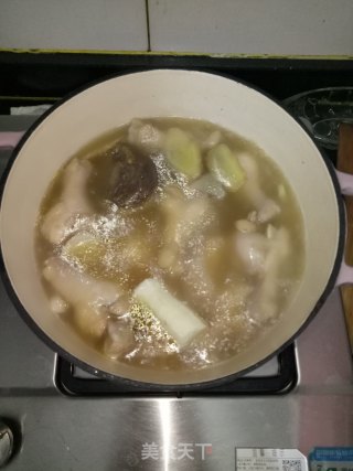 山药炖鸡翅根的做法步骤：4