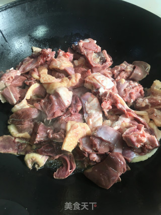 南姜焖鸭的做法步骤：5