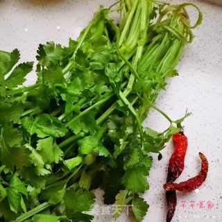 拌芹菜的做法步骤：1
