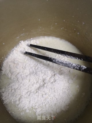 肉松紫菜蛋糕卷的做法步骤：2