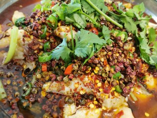 水煮鱼（料包版），麻辣味十足的做法步骤：11