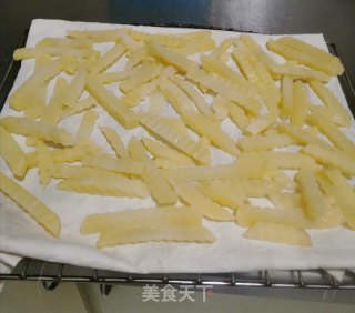 酥脆的炸薯条????的做法步骤：6