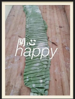 菠菜面条的做法步骤：2