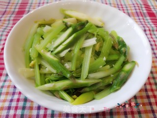 西芹炒芦笋的做法步骤：7