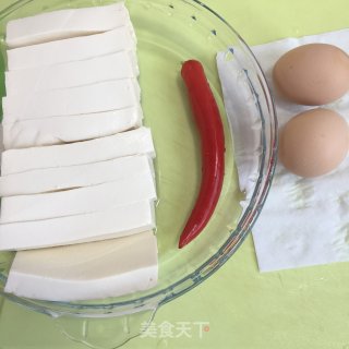 蛋液酿豆腐的做法步骤：1