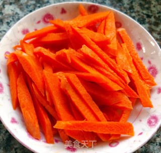 韭菜胡萝卜炒虾仁的做法步骤：4