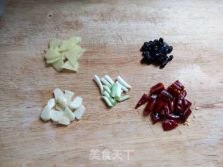爆炒鸡肉的做法步骤：3