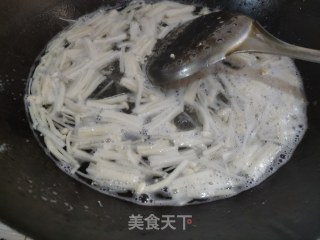 快手汤   番茄肥牛汤的做法步骤：2