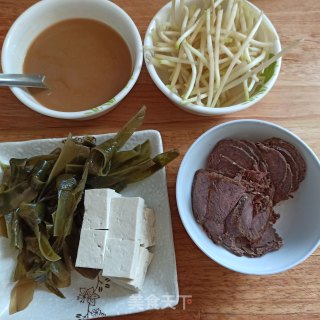 牛肉黄豆芽酱汤的做法步骤：1