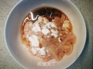 葱爆鸡肉的做法步骤：1