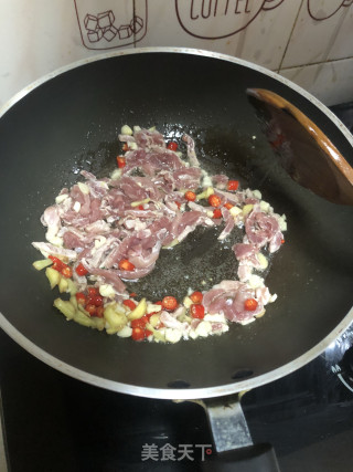 野山笋炒瘦肉的做法步骤：5