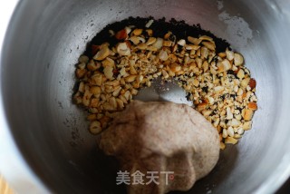 超多坚果的欧包的做法步骤：4
