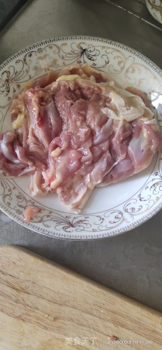 蜜汁鸡腿的做法步骤：2