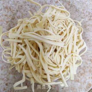 豆腐皮拌黄瓜丝的做法步骤：1