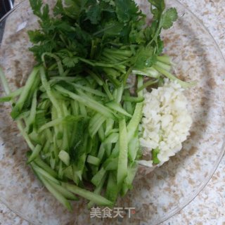 豆腐皮拌黄瓜丝的做法步骤：2