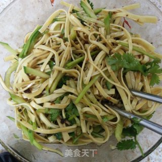 豆腐皮拌黄瓜丝的做法步骤：5