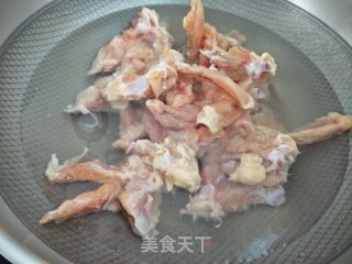 红烧鸡叉骨土豆的做法步骤：2