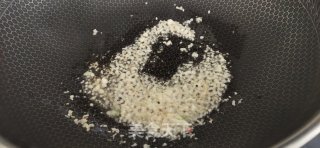 蒜泥粉丝虾的做法步骤：2
