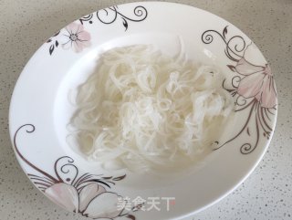 蒜泥粉丝虾的做法步骤：4