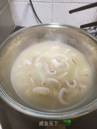 海鲜炒面的做法步骤：4