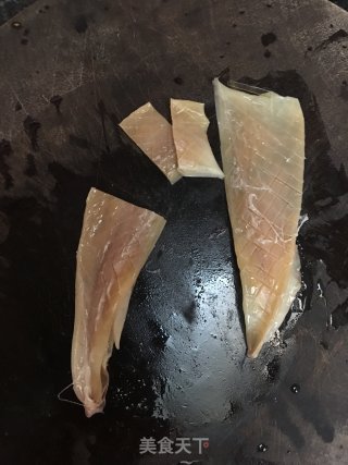 干鱿炒莲藕的做法步骤：2