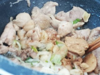 土豆烧鸡块的做法步骤：3