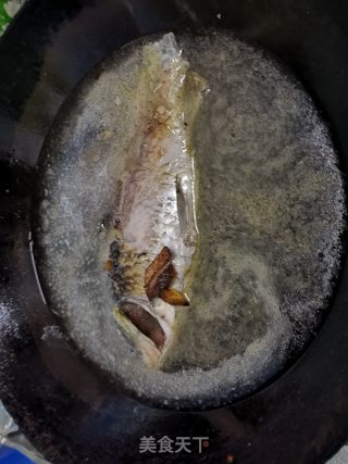 鲫鱼豆腐汤的做法步骤：3