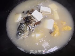 鲫鱼豆腐汤的做法步骤：6
